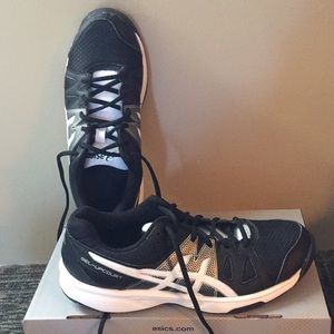 Asics volleyball shoes and knee pads